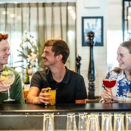 Svanen, Small Danish & Bw Signature Collection Billund