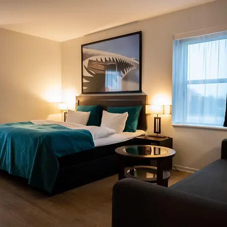 Svanen, Small Danish & Bw Signature Collection Billund