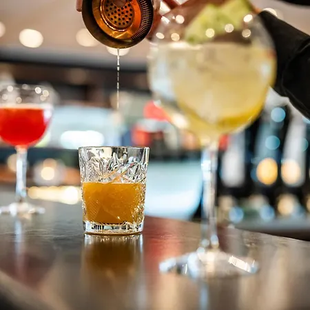 Svanen, Small Danish & Bw Signature Collection Billund