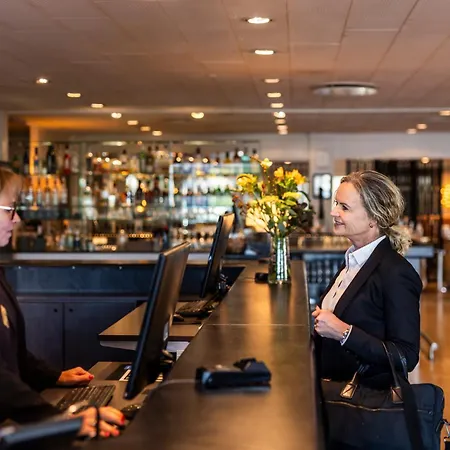 Svanen, Small Danish & Bw Signature Collection 4* Billund