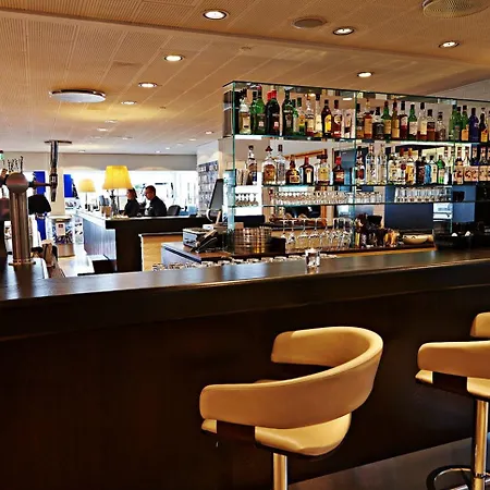 Svanen, Small Danish & Bw Signature Collection 4* Billund