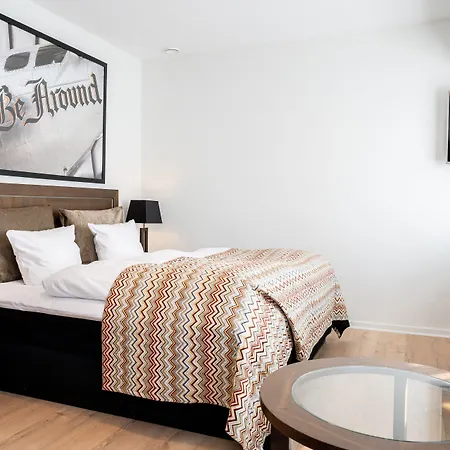 Hotel Svanen, Small Danish & Bw Signature Collection