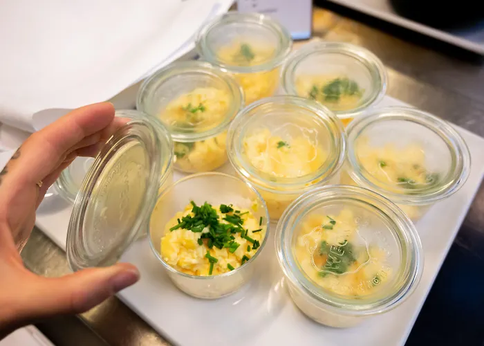 Svanen, & Bw Signature Collection